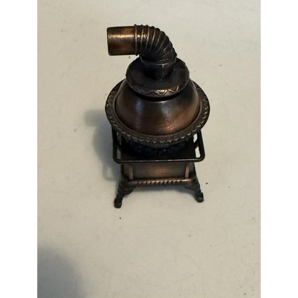 DIE-CAST MINIATURE ANTIQUE FINISH POT BELLY STOVE PENCIL SHARPENER